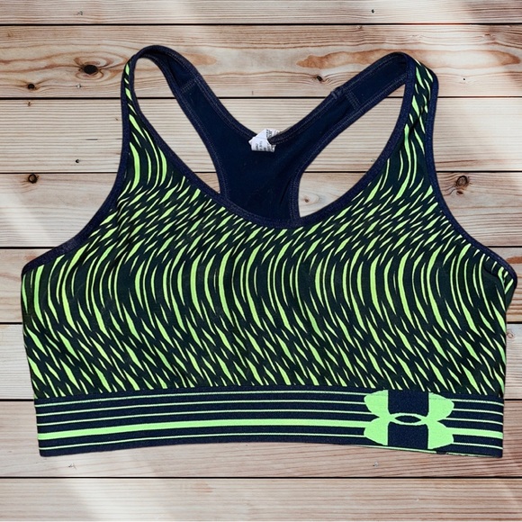 Under Armour Tops - Under Armor exercise bra size medium